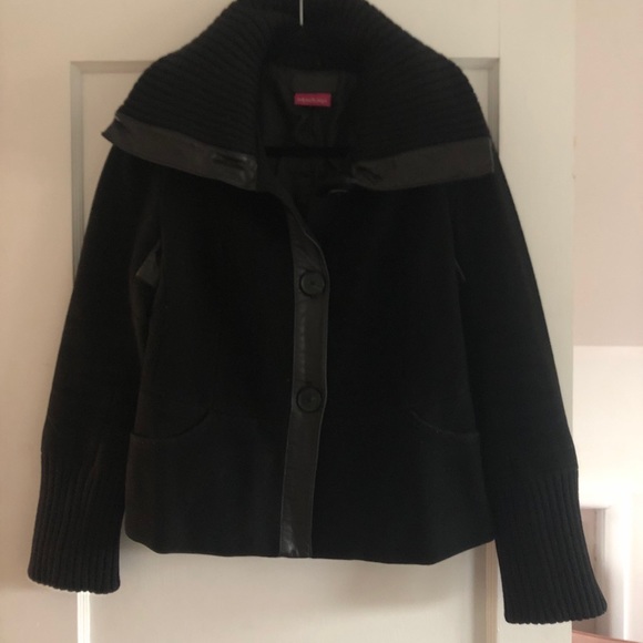 Mackage women’s black jacket - Picture 3 of 16